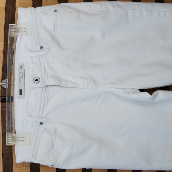 Levis perfectly slimming 512 jean shorts - Picture 5 of 7